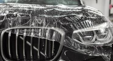 Антигравійна плівка: які зони авто варто захищати (капот, бампер, фари) | ua