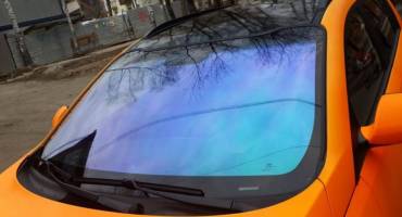 Как клеить солнцезащитную пленку на лобовое стекло автомобиля | ru