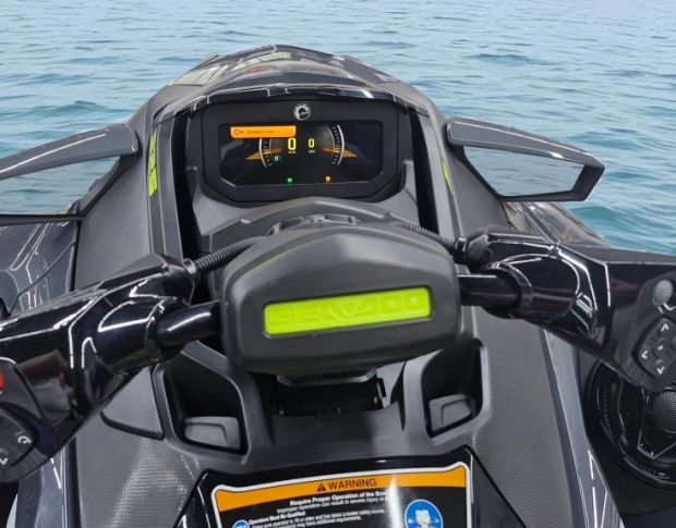 Защитное стекло Pixsel на спидометр гидроцикла BRP SEA-DOO RXT-X 325 2024 8.4“ (гибридное глянец)