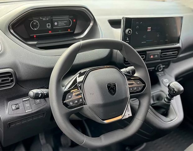 Защитное стекло Pixsel на монитор PEUGEOT PARTNER 11.1“ 2024 - (гибридное мат)