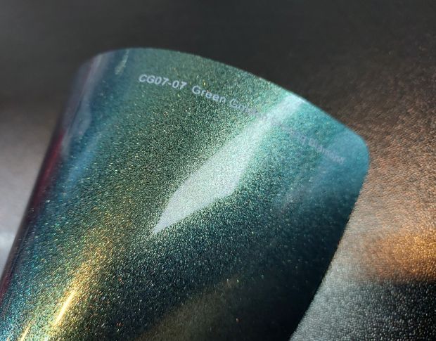 FORMULA PPF Green Golden Shining Diamond Gloss - Антигравийная защитная зелено-золотая хамелеон плёнка (глянцевая) 1.52 m