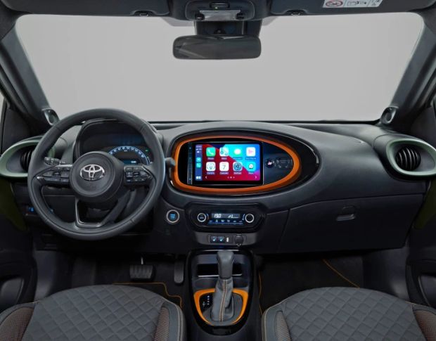 Защитное стекло Pixsel на монитор TOYOTA AYGO 9.8“ 2022 - 2025 (гибридное глянец)