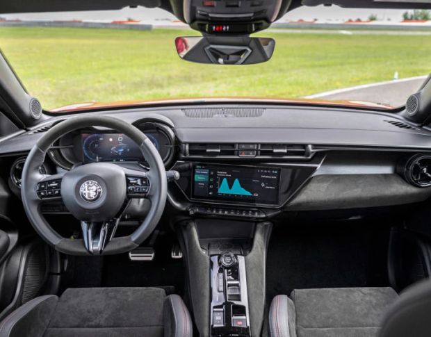 Захисне скло Pixsel на панель приладів ALFA ROMEO JUNIOR 10.1“ 2024 - (гібридне глянець)