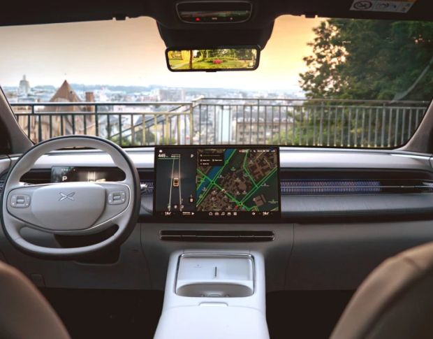 Защитное стекло Pixsel на приборную панель XPENG G6 10.9“ 2025 - (гибридное глянец)