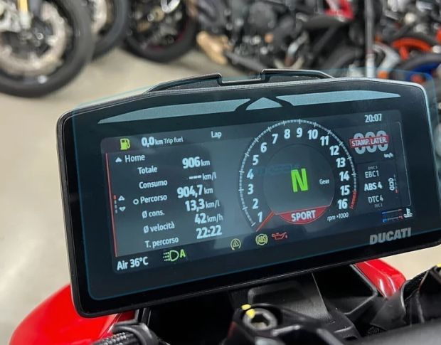 Защитное стекло Pixsel на спидометр мотоцикла DUCATI STREETFIGHTER V4 2025+ 8.2“ (гибридное глянец)