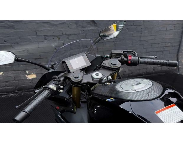 Защитное стекло Pixsel на спидометр мотоцикла CFMOTO 250SR 2022+ 6.9“ (гибридное глянец)