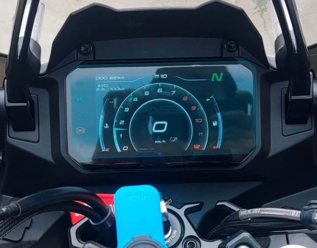 Защитное стекло Pixsel на спидометр мотоцикла CFMOTO 700MT 2023+ 6.8“ (гибридное глянец)