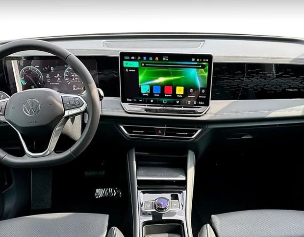 Защитное стекло Pixsel для селектора VOLKSWAGEN TIGUAN 2.1“ 2024 - (гибридное глянец)