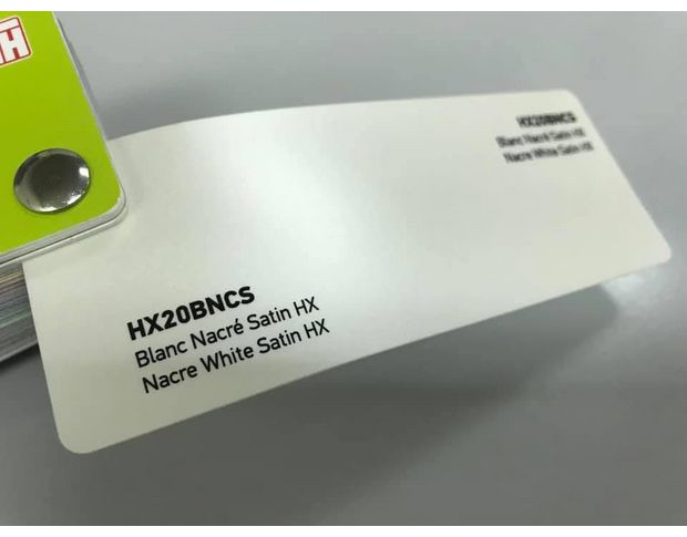 Hexis Nacre White Satin HX20BNCS - Біла сатинова перламутрова плівка 1.524 m