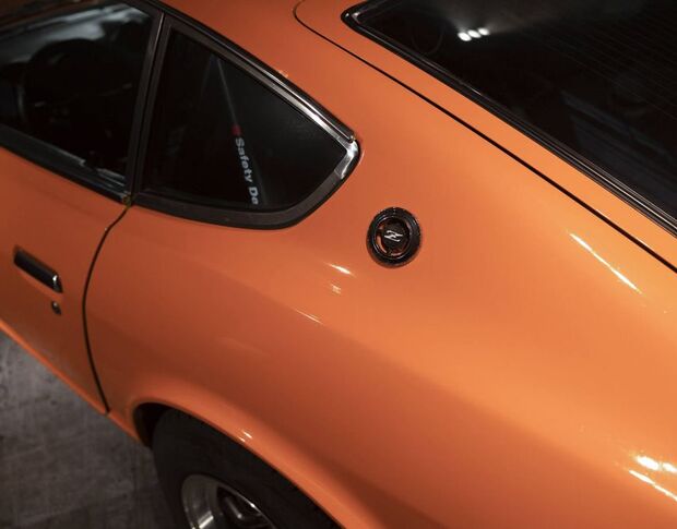 Omega Skinz OS-782 Driven Orange - Темно-оранжевая глянцевая пленка 1.524 m