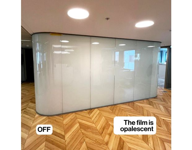 Solar Screen E-Film - Пленка с активацией непрозрачности