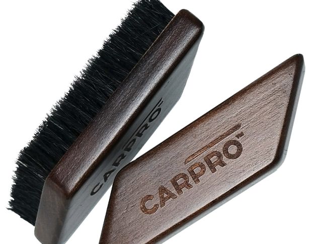 CarPro Leather And Fabric Brush - Мягкая щетка для чистки кожи (1 шт)