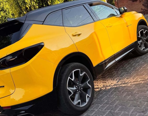 Arlon Gloss Bright Yellow 421 1.524 m