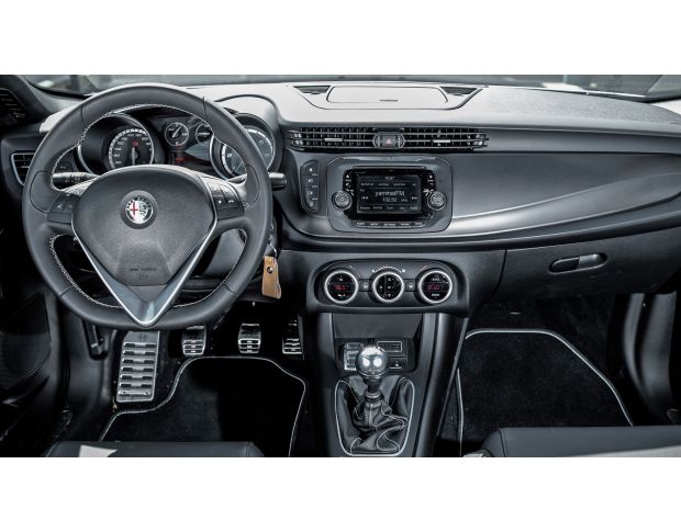 Защитное стекло Pixsel на монитор ALFA ROMEO GIULIETTA - 5“ 2016 - 2020 (гибридное мат)