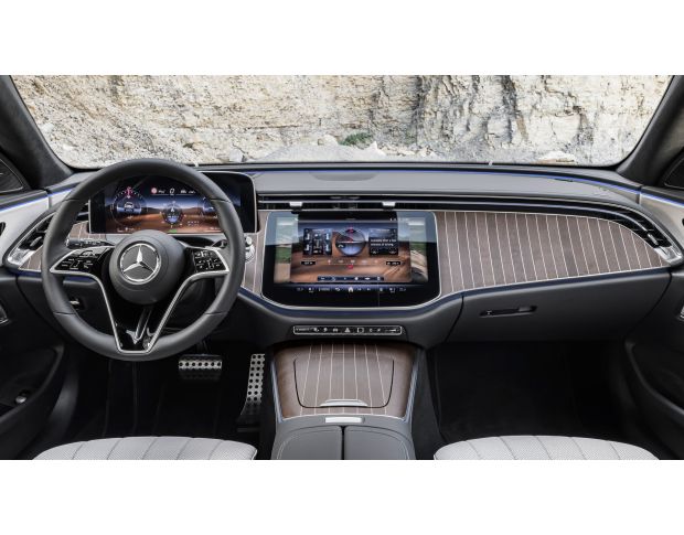 Захисне скло Pixsel на монітор MERCEDES BENZ E-CLASS - 16.6“ 2023 - (гібридне мат)