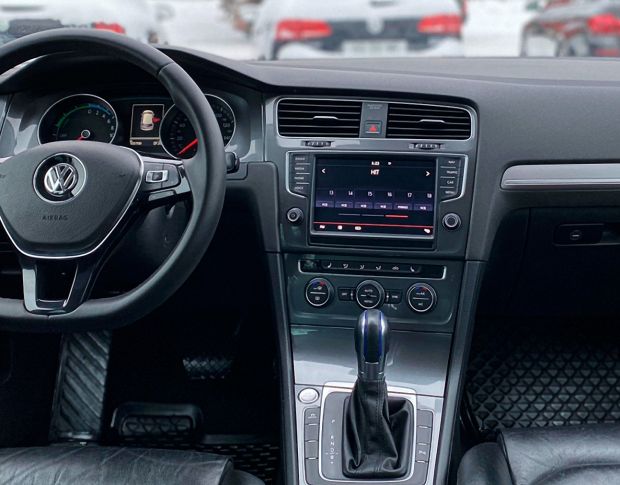 Защитное стекло Pixsel на монитор VOLKSWAGEN E-GOLF 8“ 2014 - 2016 (гибридное глянец)