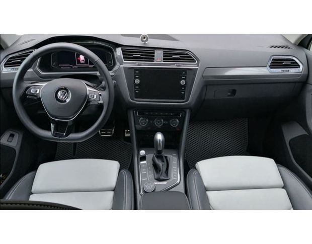 Защитное стекло Pixsel на монитор VOLKSWAGEN TIGUAN - 10.9“ 2019 - 2021 (гибридное глянец)