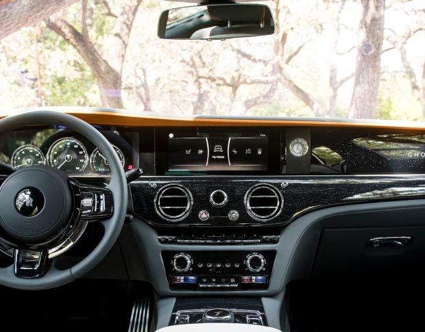 Защитное стекло Pixsel на приборную панель ROLLS ROYCE GHOST - 21.9“ 2021 - (гибридное глянец)