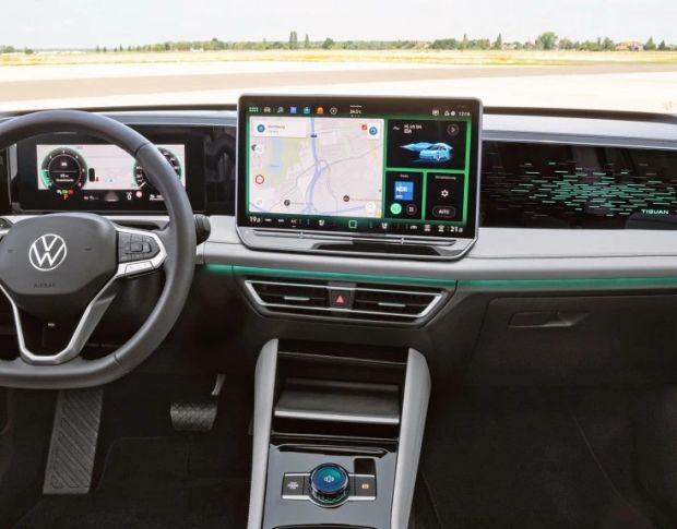 Защитное стекло Pixsel на приборную панель VOLKSWAGEN TIGUAN - 13“ 2024 - (гибридное глянец)