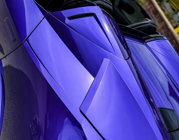 Oracal 970 Gloss Metallic Enchanted Violet 175 1.524 m