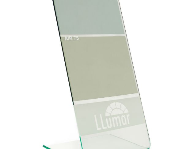 Стенд автомобільних плівок LLumar AIR