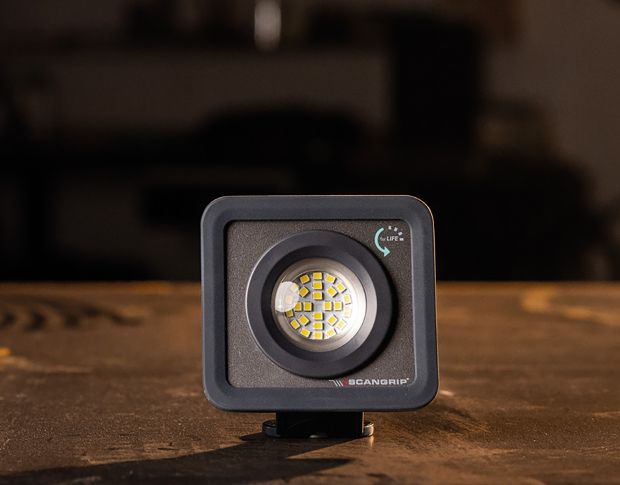 Scangrip Nova Mini for Life - Ручний світлодіодний прожектор