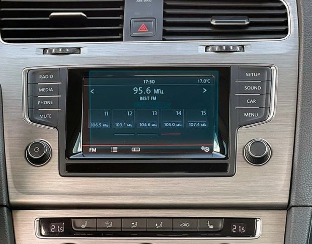 Защитное стекло Pixsel на монитор VOLKSWAGEN E-GOLF 5.8“ 2014 - 2016 (гибридное глянец)