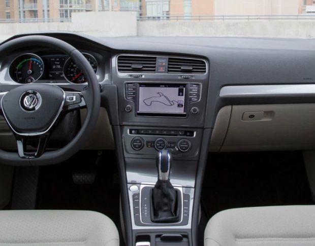 Защитное стекло Pixsel на монитор VOLKSWAGEN E-GOLF 6.5“ 2014 - 2016 (гибридное глянец)