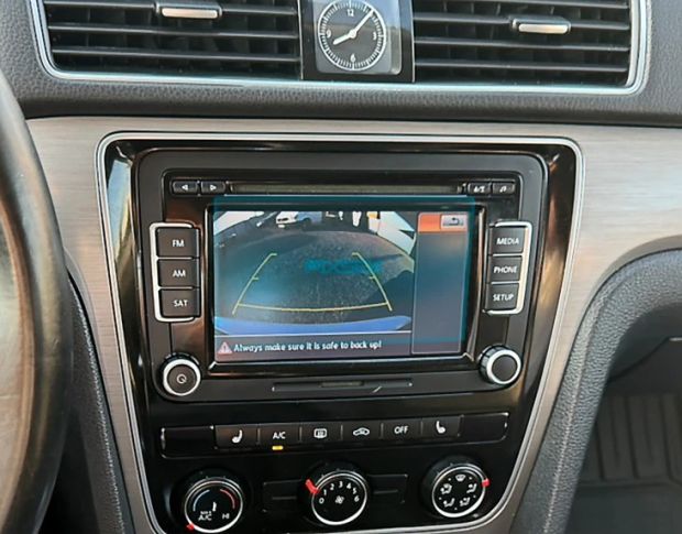Защитное стекло Pixsel на монитор VOLKSWAGEN PASSAT 6.5“ 2015 - 2019 (гибридное глянец)