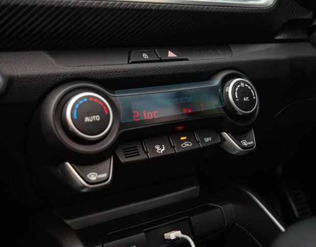 Захисне скло Pixsel на клімат-контроль KIA STONIC 4.6“ 2022 - (гібридне глянець)