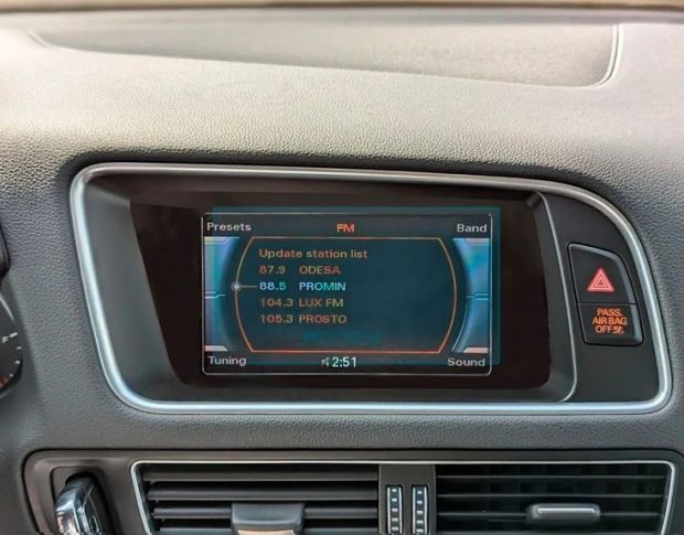 Захисне скло Pixsel на монітор AUDI Q5/SQ5 6.3“ 2012 - 2017 (гібридне глянець)