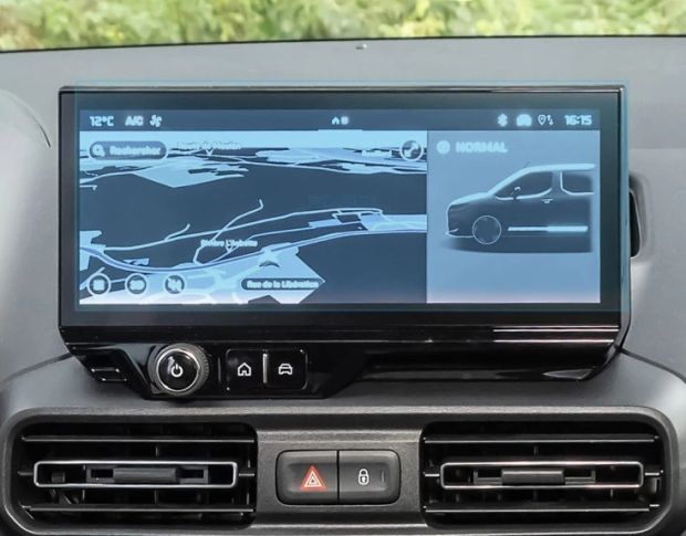 Защитное стекло Pixsel на монитор CITROEN BERLINGO 11.1“ 2024 - (гибридное глянец)