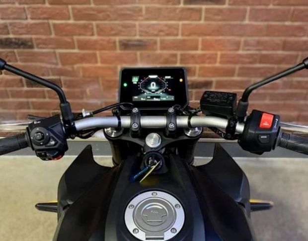 Захисне скло Pixsel на спідометр мотоцикла YAMAHA MT-07 7.9“ 2025 - (гібридне глянець)