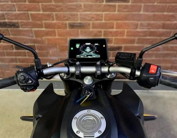 Захисне скло Pixsel на спідометр мотоцикла YAMAHA MT-07 Y-AMT 7.9“ 2025 - (гібридне глянець)